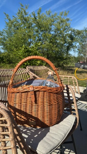 Wiklinowy kosz na zakupy ze skórzanymi dodatkami i bawełnianym wyścieleniem